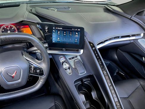 Used 2024 Chevrolet Corvette Stingray Preferred Cpe w/ Z51 Performance Package RWD image 9