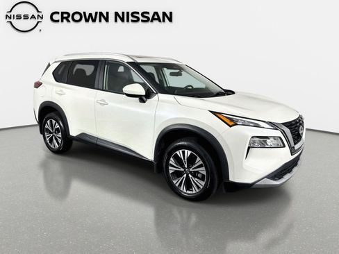 Used 2023 Nissan Rogue SV w/ SV Premium B Package FWD image 3
