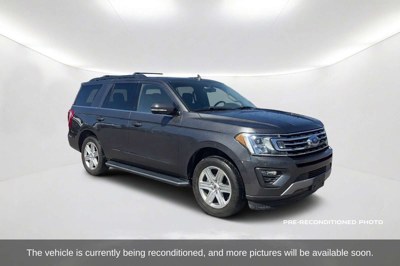 Used 2020 Ford Expedition XLT w/ Equipment Group 202A RWD image 3