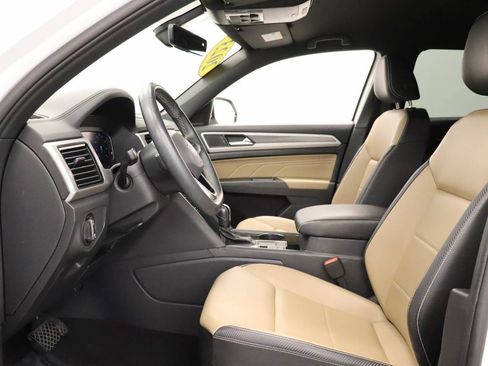 Used 2023 Volkswagen Atlas Cross Sport SE FWD image 15