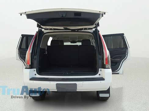 Used 2020 Chevrolet Tahoe LS RWD image 16