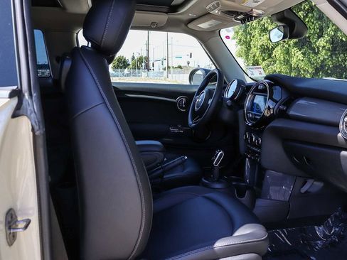 Used 2020 MINI Cooper 2-Door Hardtop FWD image 21