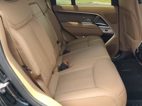 Used 2025 Land Rover Range Rover SE AWD/4WD image 21
