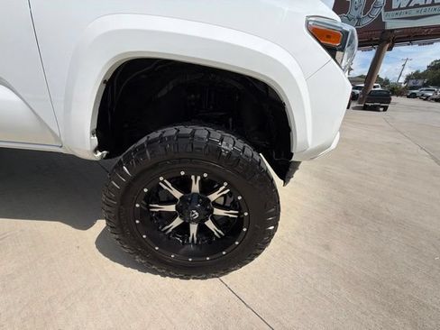 Used 2016 Toyota Tacoma TRD Sport w/ Towing Package AWD/4WD image 88