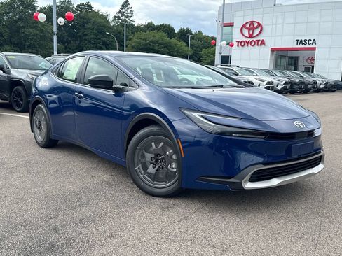 New 2026 Toyota Prius Plug-In Hybrid FWD image 1
