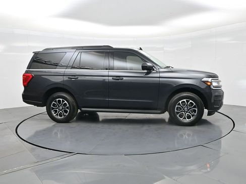 Used 2024 Ford Expedition XLT image 5