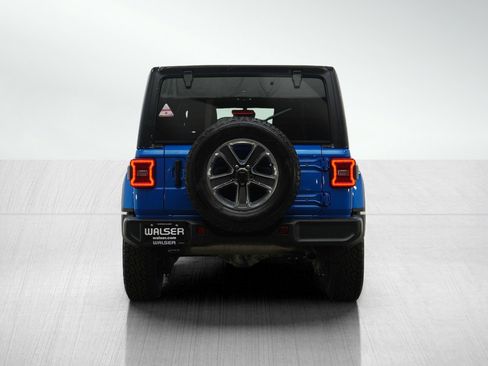 Used 2022 Jeep Wrangler Unlimited Sahara w/ Dual Top Group AWD/4WD image 5