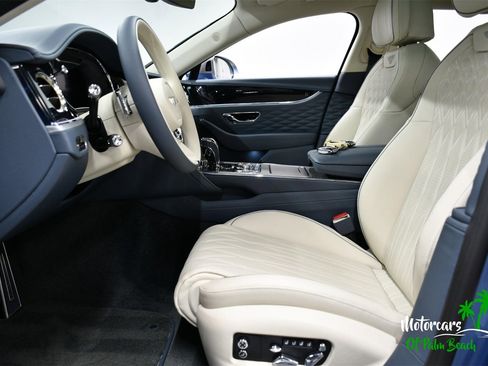 Used 2023 Bentley Flying Spur W12 image 22