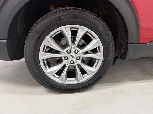 Used 2023 Ford Explorer XLT w/ Equipment Group 202A AWD/4WD image 9