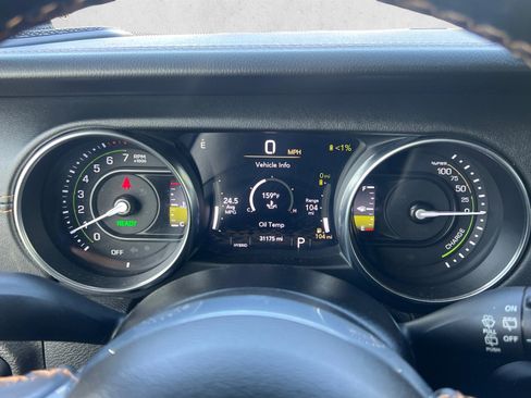 Used 2021 Jeep Wrangler Unlimited Sahara AWD/4WD image 14