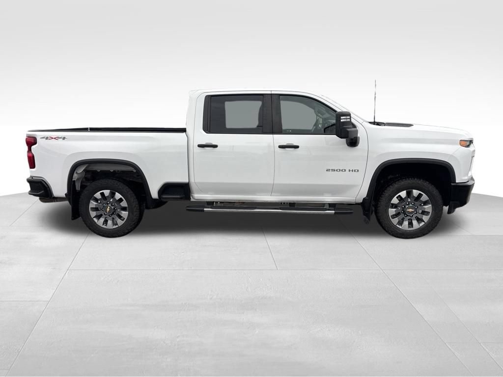 Used 2023 Chevrolet Silverado 2500 Custom w/ Custom Convenience Package AWD/4WD image 8
