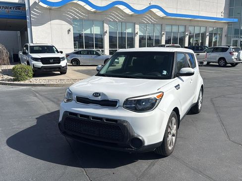 Used 2014 Kia Soul + image 3