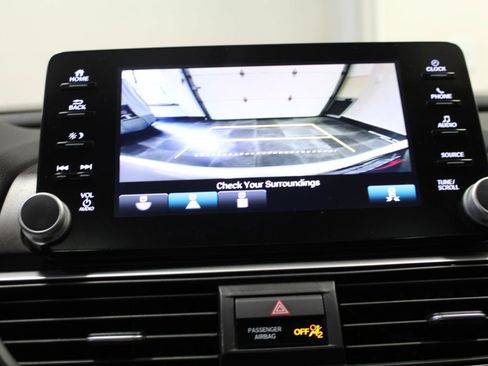 Used 2018 Honda Accord EX image 16