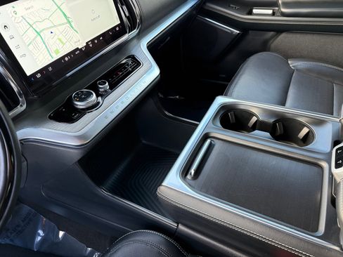 Certified 2025 Ford Expedition Max Platinum image 13