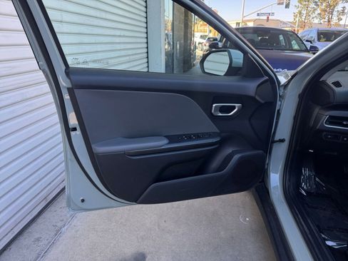 Used 2025 Kia K4 LXS image 18