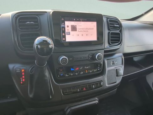 Used 2025 RAM ProMaster 2500 w/ Convenience Group FWD image 13
