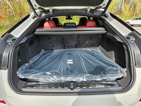 New 2026 BMW X6 xDrive40i w/ Premium Package image 23