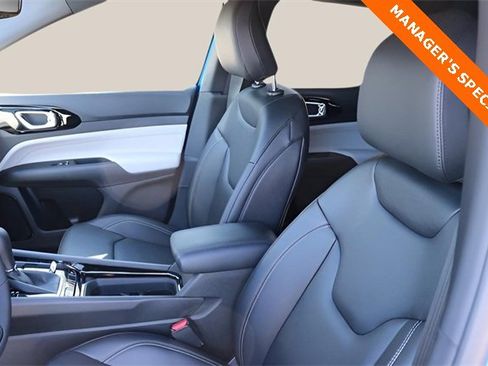 New 2026 Jeep Compass Limited image 11