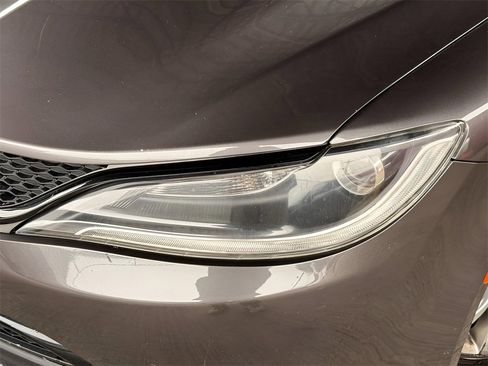 Used 2016 Chrysler 200 S image 4