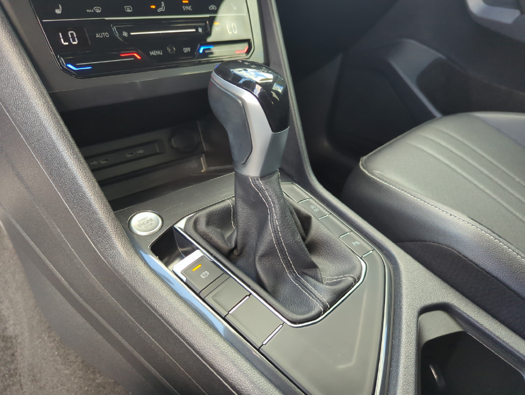 Used 2023 Volkswagen Tiguan SE R-Line FWD image 38