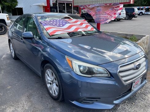 Used 2017 Subaru Legacy 2.5i Premium w/ Moonroof Package AWD/4WD image 3
