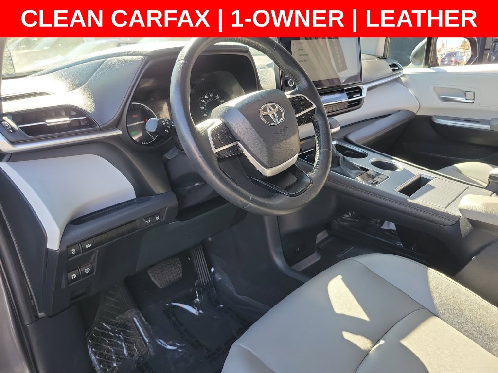 Used 2025 Toyota Sienna XLE FWD image 24