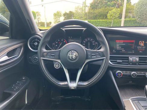 Used 2018 Alfa Romeo Giulia Ti image 12