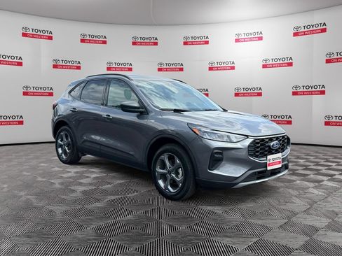 Used 2025 Ford Escape ST-Line AWD/4WD image 3