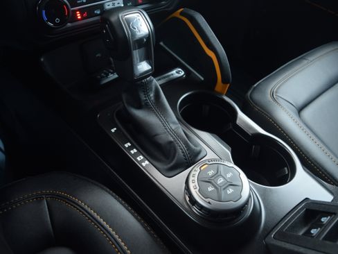 Used 2023 Ford Bronco Badlands w/ Sasquatch Package image 12