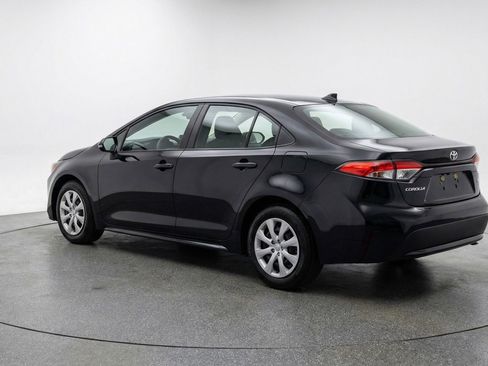 Used 2025 Toyota Corolla LE FWD image 6