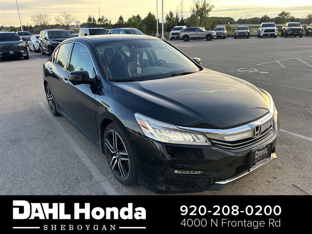 Used 2017 Honda Accord Touring image 1