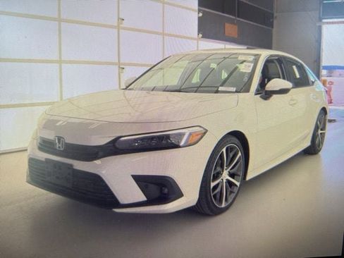 Used 2023 Honda Civic Touring image 2