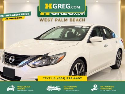 Used 2017 Nissan Altima 2.5 SR w/ LED Appearance Package