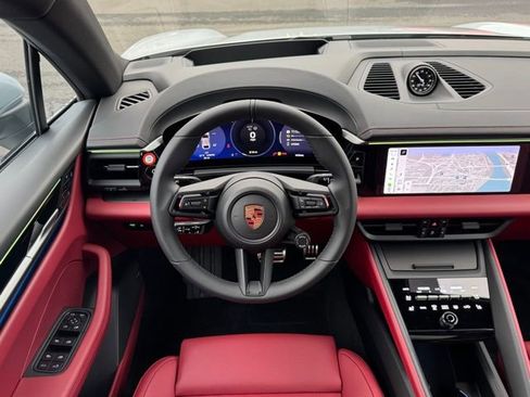 New 2025 Porsche Macan 4S Electric AWD/4WD image 17