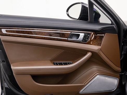 Used 2019 Porsche Panamera Turbo S Executive image 14