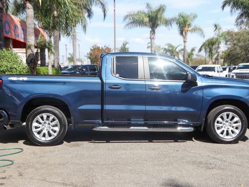 Used 2021 Chevrolet Silverado 1500 Custom AWD/4WD image 10