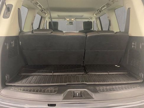 Used 2017 Nissan Armada Platinum w/ Interior Lighting Package image 27