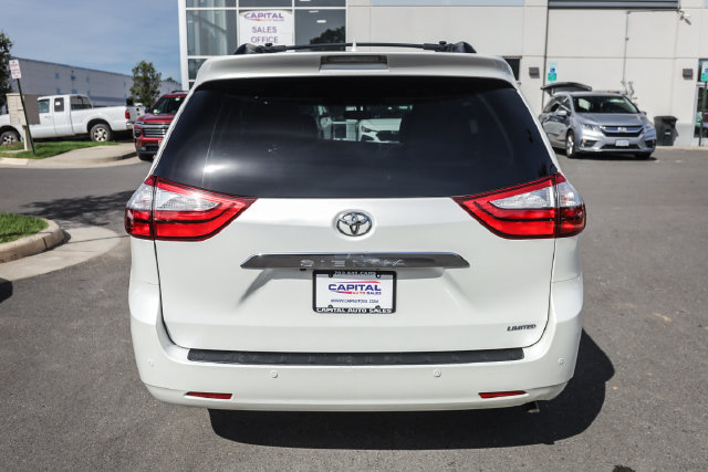Used 2016 Toyota Sienna Limited Premium FWD image 17
