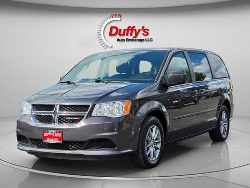 Used 2016 Dodge Grand Caravan SE FWD image 12