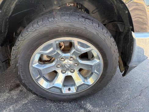 Used 2020 RAM 1500 Big Horn AWD/4WD image 14