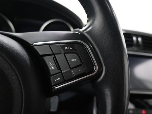 Used 2019 Jaguar XE Premium AWD/4WD image 24