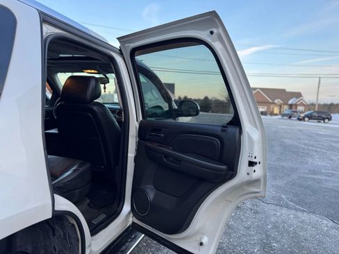 Used 2010 GMC Yukon Denali image 18