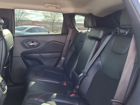 Used 2022 Jeep Cherokee Trailhawk w/ Trailer Tow Group image 13