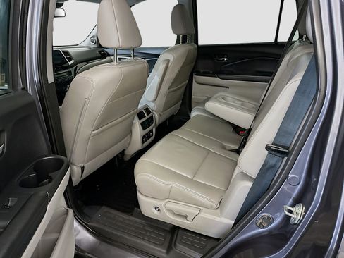 Used 2018 Honda Pilot Touring image 30
