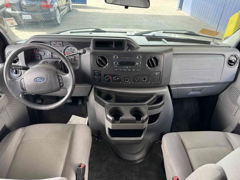 Used 2011 Ford E-350 and Econoline 350 XLT RWD image 15