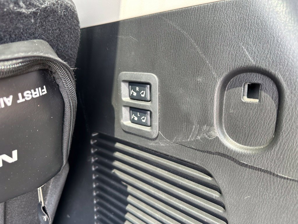 Used 2019 Nissan Armada Platinum w/ Captain's Chairs Package AWD/4WD image 8