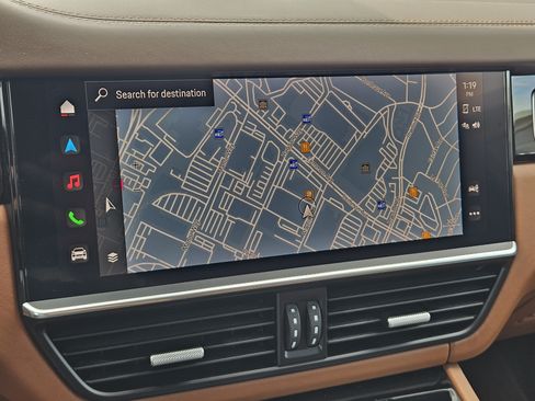 Certified 2022 Porsche Cayenne E-Hybrid AWD/4WD image 17
