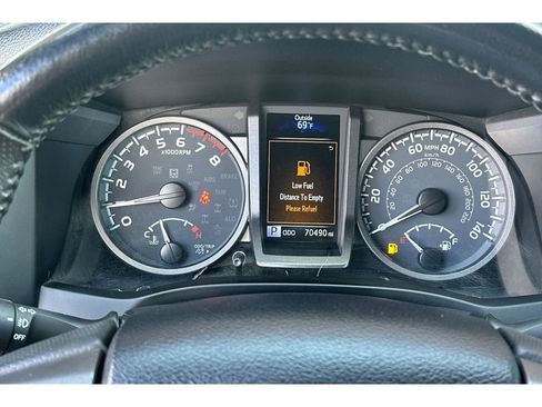 Used 2023 Toyota Tacoma TRD Off-Road AWD/4WD image 27