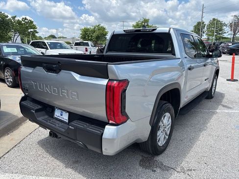 Used 2022 Toyota Tundra SR5 w/ SR5 Convenience Package AWD/4WD image 26