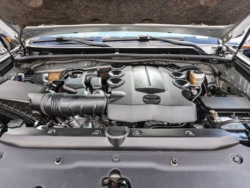 Used 2019 Toyota 4Runner SR5 RWD image 15